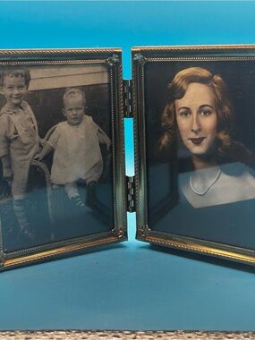 Antique brass floral frame 3.25x4.25 folding hinged frame